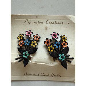 Vintage Flower Earrings clip On Black